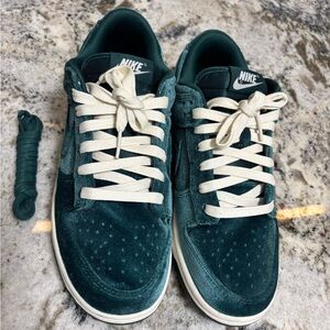Nike Low-Top Sneakers in Deep Teal with Cream Laces